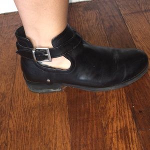 Forever 21 black Ankle boots with Buckle